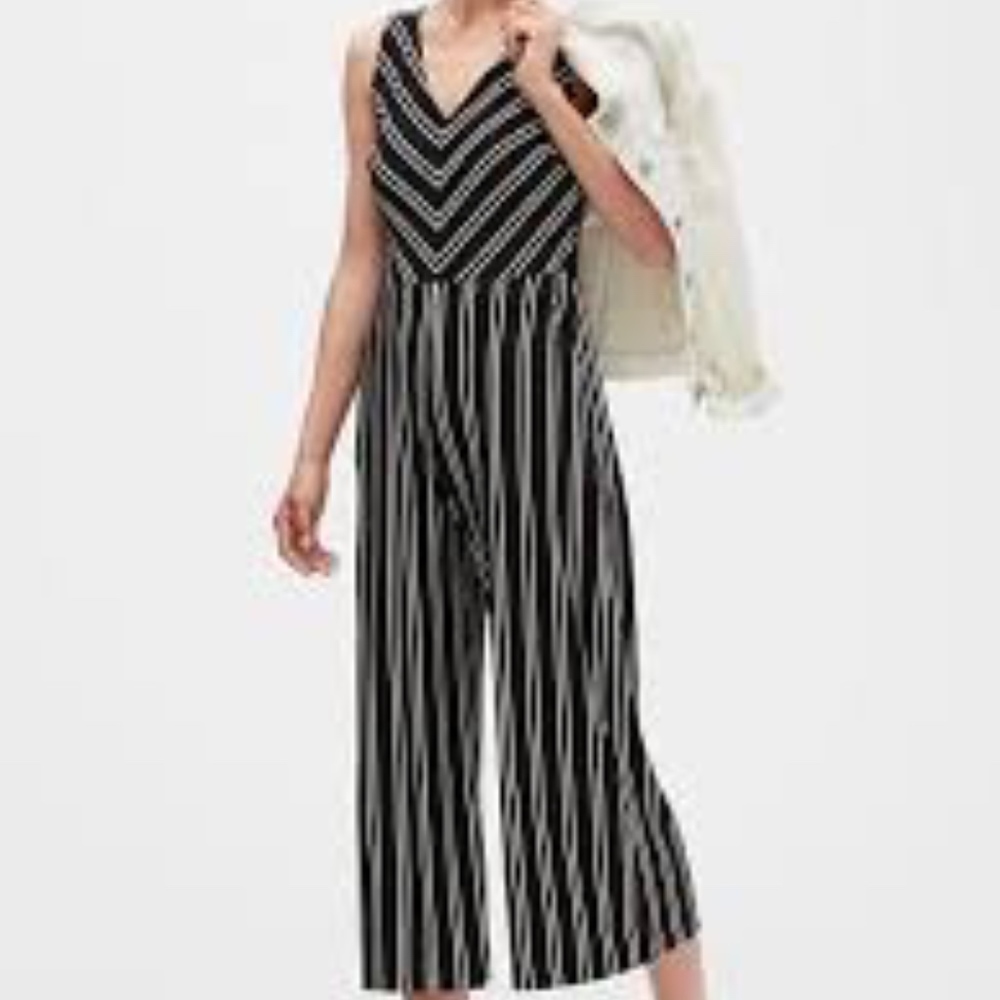 BANANA REPUBLIC NWT Sleeveless Knit Crepe Stripe Jumpsuit - Picture 2 of 9